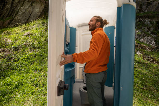 Porta potty delivery and setup in Auburn, NE